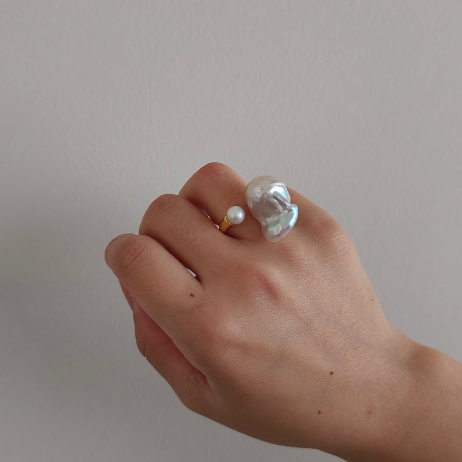 DOREA Baroque Pearl Ring